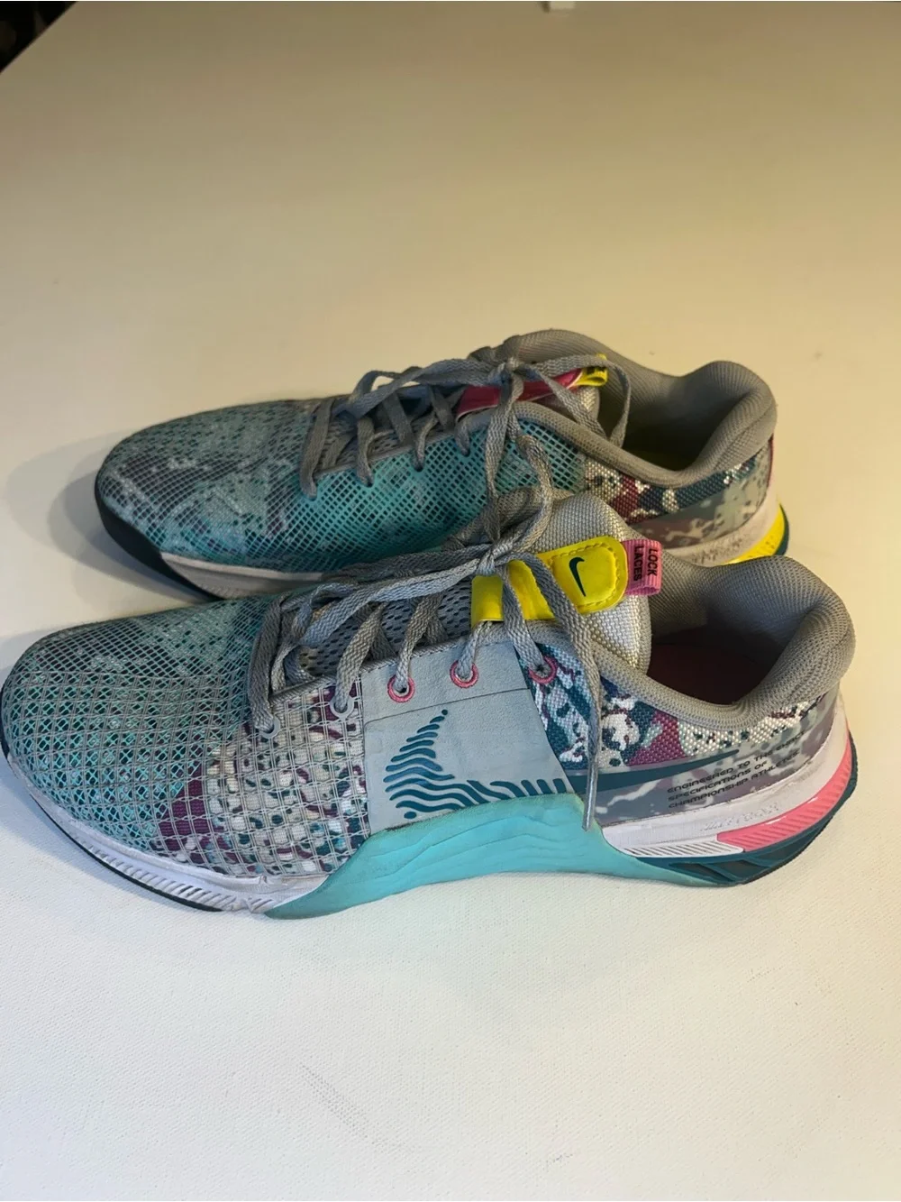 Nike Metcon 8 AMP Women’s Size 10 Training Shoes Aqua Pink Yellow CrossFit Gym